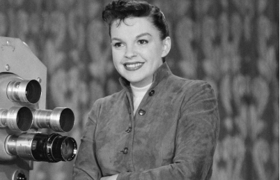 Top 10 Defining Moments in the Life of Judy Garland - Zentara.blog Top 10 Defining Moments in the Life of Judy Garland
